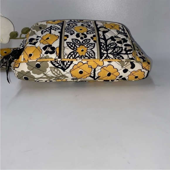 Vera Bradley Floral Design Organizer Crossbody Yellow/Gold Small- Like New - Picture 8 of 12